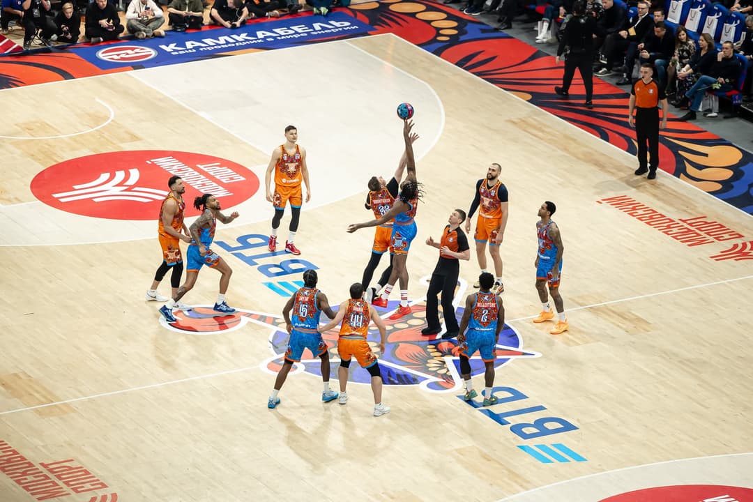 История 2025 - 4